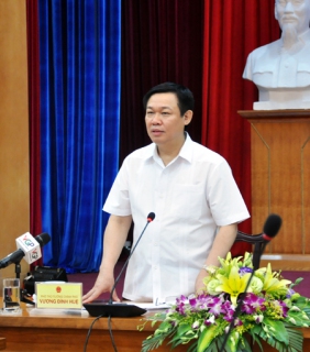Phó Thủ tướng Vương Đình Huệ làm việc với TCTK